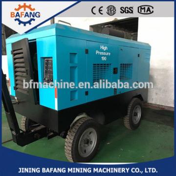 Mobile portable electric screw air compressor