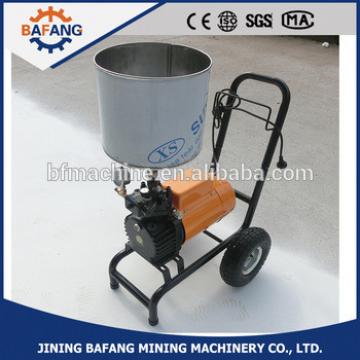 Airless gypsum spraying machine with colorant for floor