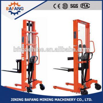 Hydraulic hand operated lifting stacker forklift